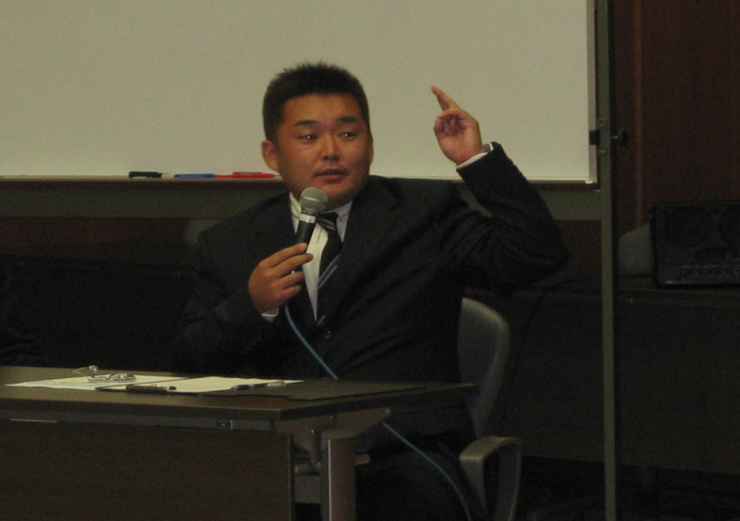 川口 知宏 氏